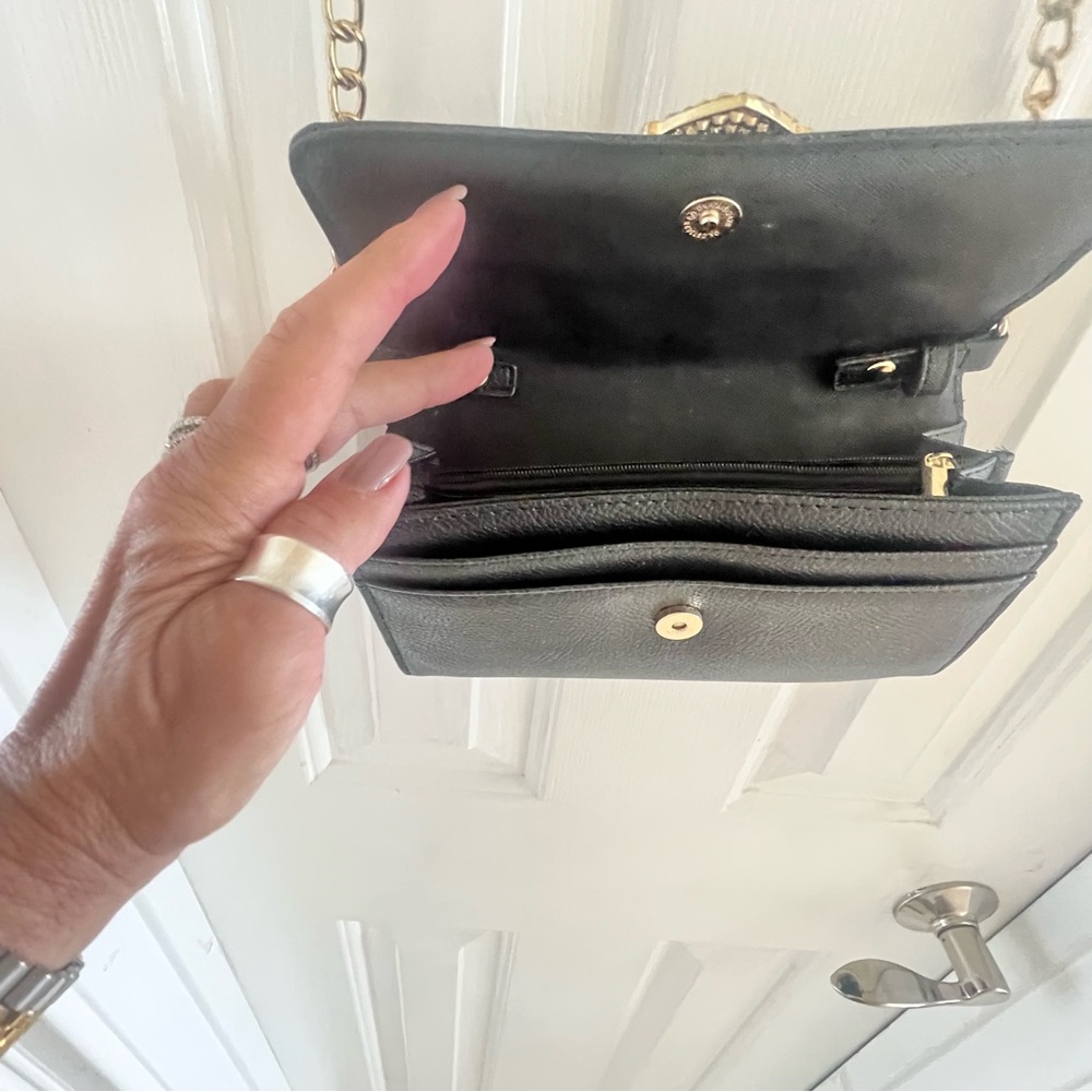 Black faux leather wallet with removable chain - Picture 4 of 6